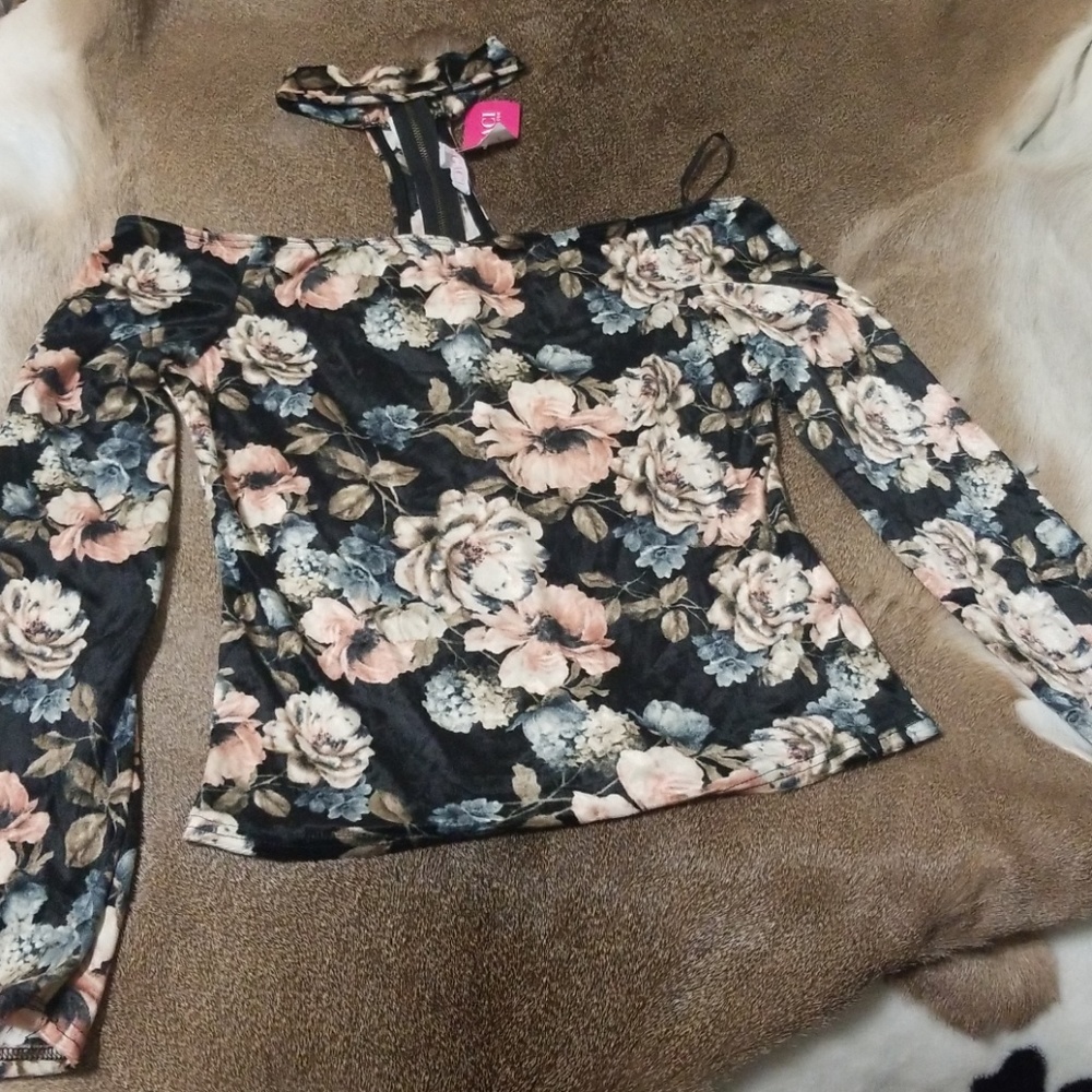 Long sleeve off shoulder top